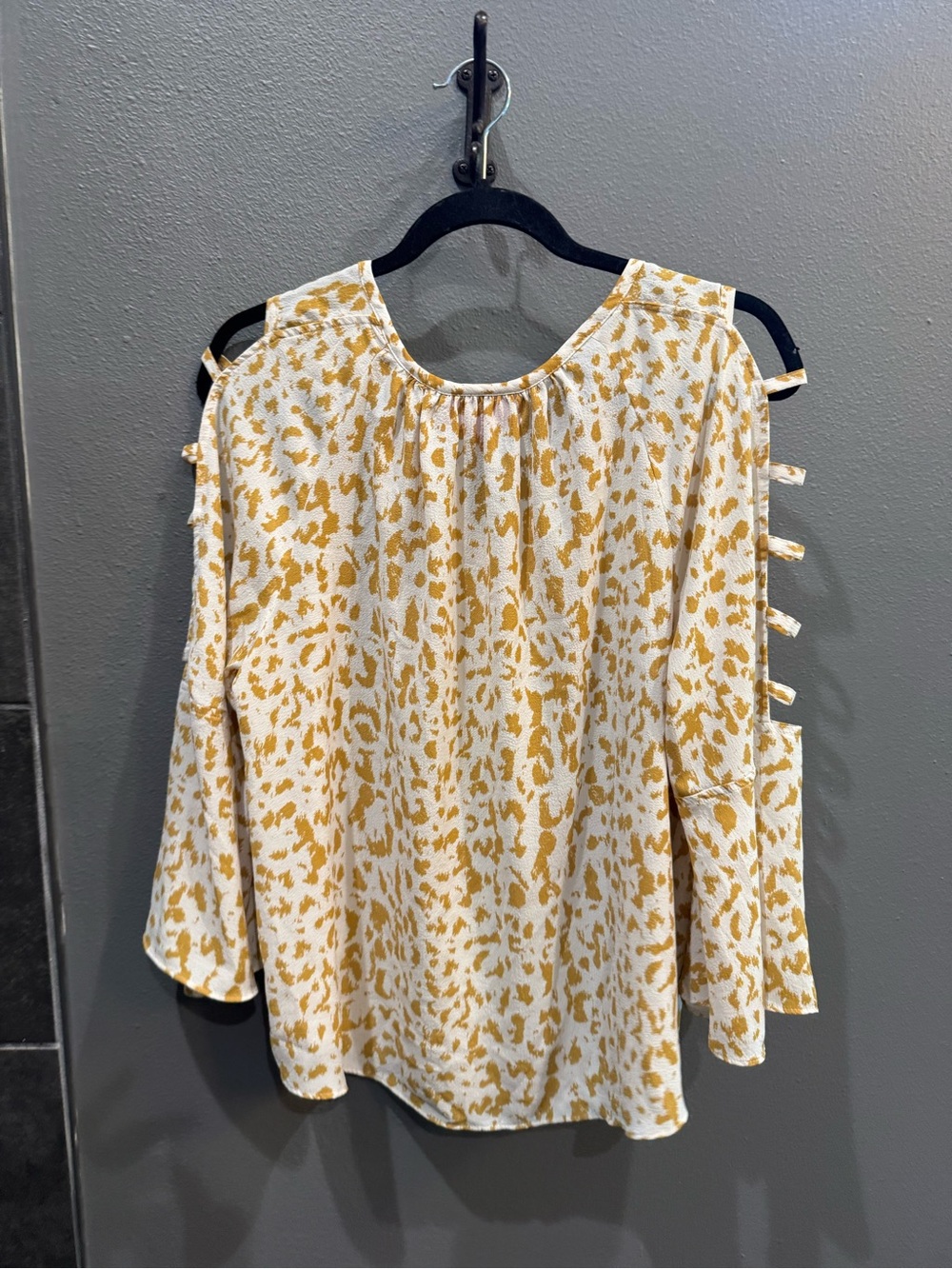 Jennifer Lopez White and Mustard Yellow Cold-Shoulder Blouse - Picture 2 of 4